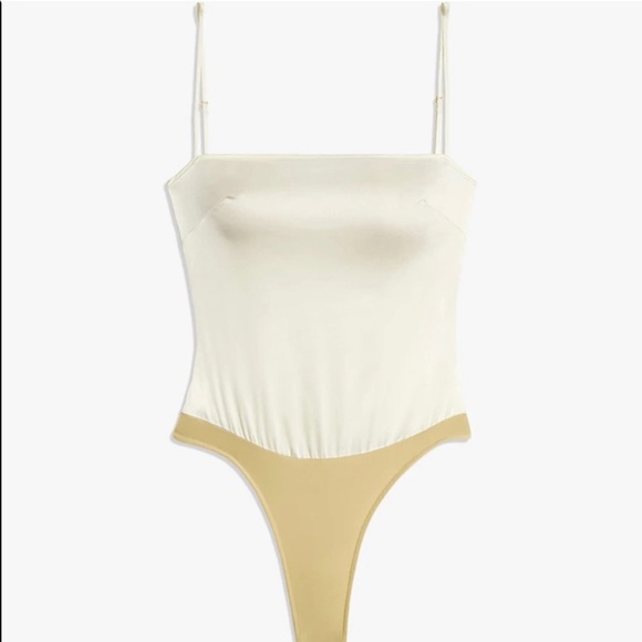 WeWoreWhat
STRETCH CHARMEUSE BODYSUIT
SIZE (8) VANILLA - Picture 8 of 8